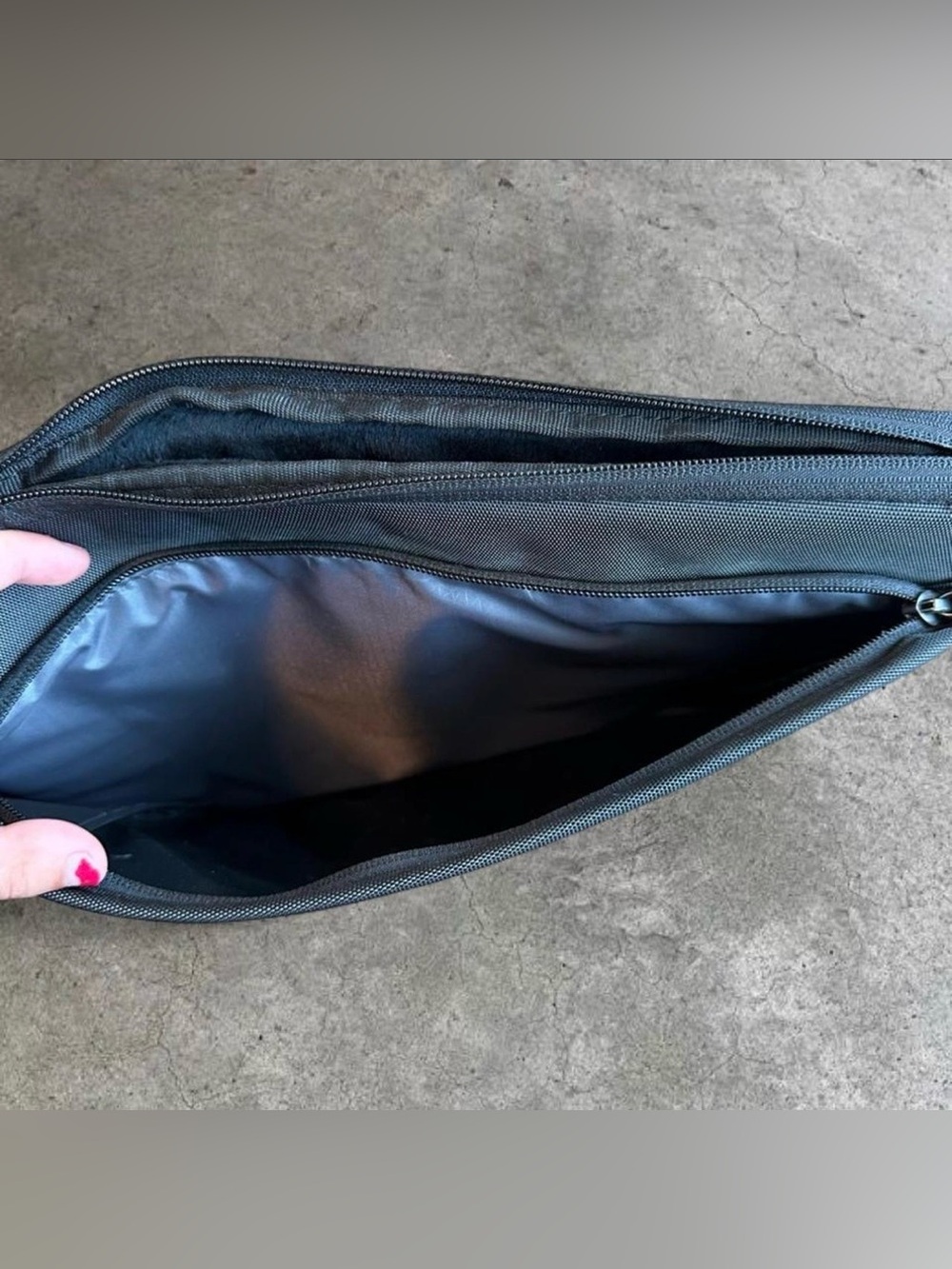 Thule Laptop/Macbook Sleeve - Picture 5 of 7